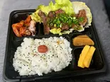 ハラミ弁当 / Harami Skirt Steak Bento（【海鮮丼×焼肉弁当】よろず屋）
