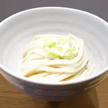 塩だし素ぶっかけうどん(薬味ねぎ)(究極の塩だしうどん 京都はんなり)