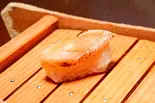 サーモン寿司(1貫)（すし庵）