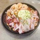 関西お好みMIX焼玉(豚・イカ・海老・帆立)【マヨ】（【関西風＆広島風お好み焼き・鉄板焼き】桜家 清水店）
