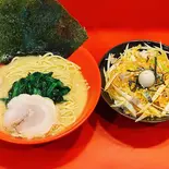 ラーメン +辛ネギチャ丼(横浜家系ラーメン赤家新井薬師前店)