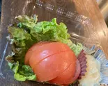 冷やしトマト(自家製マヨネーズ付き) Fresh tomato with homemade mayonnaise（白金とんかつ王龍）