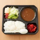 カレー弁当（一輪）
