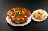 麻婆ラーメンと半豚炒飯 Mapo Ramen and a Half Portion of Pork Fried Rice（【麻婆ラーメンと炒飯】麺炒菜館 新宿歌舞伎町店）