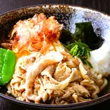 肉ぶっかけうどん（名物！出汁の効いたカレーうどん 土佐堀 亀一）