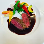 茨城県産 常陸牛フィレ肉(A5ランク)のロースト 赤ワインソース（レストラン ラ・セゾン）