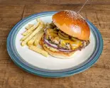 227gハラペーニョチーズバーガーJALAPENO CHEESE BURGERフレンチフライSサイズ付き With French fries S size（BURGERLION MEAT CRUSADERS）