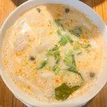 トムカーガイต้มข่าไก่（パッタイ）