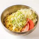 道産名物ラーメンサラダ（メガ盛りからあげとぶた丼 まんぞく屋 大通店）
