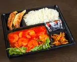 海老チリ弁当（餃子の安亭 思い出横丁新宿大本店）