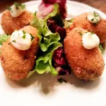 小さなクリームコロッケ（スペインバル ラ・ピカーダ・デ・トレス Spain Bar La Picada de tres）