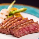 国産黒毛和牛ステーキ〜赤身・もも肉〜（SALON AKARI）