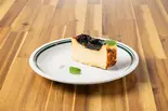 自家製バスクチーズケーキ（LION ET LAPIN）
