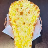 ガーリックナン Garlic naan（INDIAN NEPALI RESTAURANT SUBHA LAKSHMII〜インド・ネパール料理 スバラクシュミー）