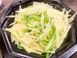 ジャガイモとピーマン炒め Stir Fried Shredded Potato with Green Pepper(中華料理 成都 高円寺本店)