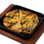 ニラチヂミ(タレ焼肉と包み野菜の専門店 焼肉くるとん たまプラーザ店)