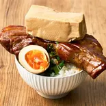 ！角煮特特盛300g！豚角丸丼(染み豆腐と半熟煮卵) Extra Butakakumaru Rice Bowl（トロじゅわ煮込食堂 豚角丸 糀谷）