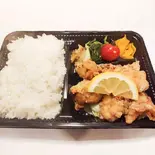 唐揚げ弁当（やきとり酒場 鳥笑）