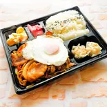 焼きそば弁当（立ち呑み酒場さとちゃん）