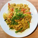 シンガポール風焼きビーフン(カレー風味) 星州炒米粉（ラッキーティーパーラー）