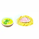 鶏白湯つけ麺 赤辛(濃厚鶏白湯 とりまる 大宮西口本店)