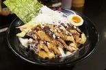 炙りとん黒油そば 並盛り Roast Pork Fillet Black Oil Soba (Medium)（油そば春日亭錦糸町店）