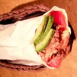 チキンアボカドケバブラップ Chicken Avocado Kebab Wrap（ビクトリア ケバブ ビリヤニ ハラル 専門店Victoria Kebab Biryani Halal house）