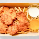 フレンチフライ＆自家製チキンナゲット（デリカテッセン Anyway！）