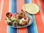 ピカンテ盛り半羽(トルティーヤ3枚付)（墨国回転鶏料理 天満店）