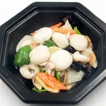 イ力と野菜炒め（中華居酒屋 福錦 新宿御苑前店）