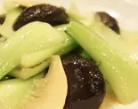 チンゲン菜と椎茸の炒め（中国料理 クーリン）