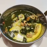 マトンボーンスパイナッチカレー(骨付きマトン・ほうれん草)Mutton with bone spinach curry（NAMASTE ASIAN KITCHEN AND HALAL SHOP）