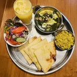 Cheese Nan Set チーズナン・セット（NAMASTE ASIAN KITCHEN AND HALAL SHOP）