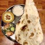 Simple Curry Nan Set シンプルカレー・ナンセット（NAMASTE ASIAN KITCHEN AND HALAL SHOP）