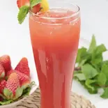 Faresh strawberry juice フレッシュストロベリージュース（NAMASTE ASIAN KITCHEN AND HALAL SHOP）