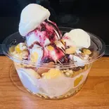 Big Vanilla Ice Cream Ball 大きなバニラアイスクリームボール（NAMASTE ASIAN KITCHEN AND HALAL SHOP）