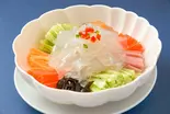 板春雨に野菜のせゴマ辛酢ソースかけ【東北大拉皮】(中国東北家郷料理永利 豊洲駅前店(1号店))