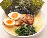 味玉クリーミー塩豚骨麺(薬味ネギ、のり3枚、豚叉焼1枚、ほうれん草、味玉)(トクベツ。)