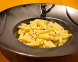 クワトロ フォルマッジ ペンネ(たまご揚げサンドのお店)