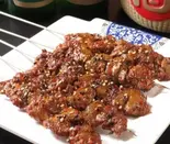 スパイシーラム肉の串焼(5串入り)（李記 小籠包専門店・タピオカ専門店）
