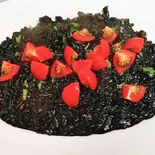 イカ墨のリゾット（ヴィノテカ・メッシーナ）