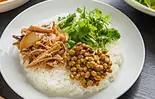 4種のキノコのシラチャ―ソース炒め(カレーハウス横浜ボンベイ 高田馬場)