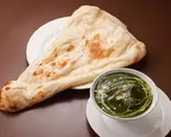 サグチーズカレーナンセット（Indian restaurant laxmi）
