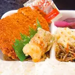 国産チキンカツ弁当 Chicken Cutlet Bento Box（からコロ亭鳥飼店）