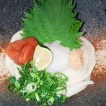 梅しそおろしぶっかけうどん(温 冷)（おうどん処たべよし）