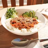 【当店人気No.2】和牛と野菜の身体に優しいキーマカレー+気まぐれスープ付き（ツナグカフェ TSUNAGU）