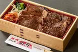 焼肉山河の定番弁当(2種盛り) Yakiniku Bento（東京精肉卸問屋 焼肉山河 大森店）