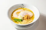 黄金の塩らぁ麺（ドゥエイタリアン 渋谷東急プラザ店）