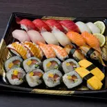 握り盛り合わせ 月（魚河岸のすし えびす 水道筋店）