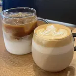 カフェラテ(アイス)(Coffee atelier felicia)